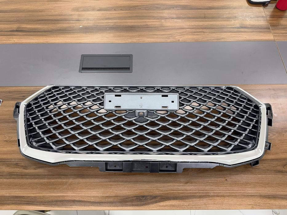 Решетка Радиатора Haval H6 серый , черный , хром