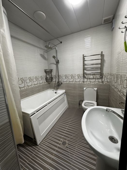 Kvartira sotiladi 44 m2 Adres:Shota Rustaveli 11poleklinikani oldida