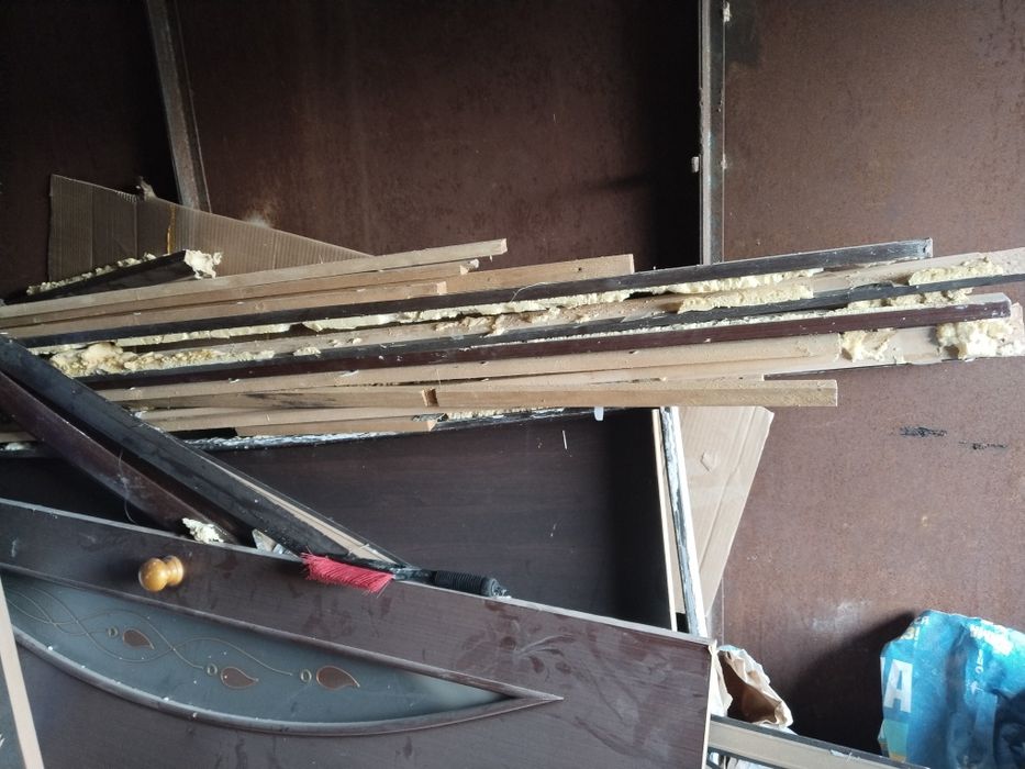 Продается двери, линолеум