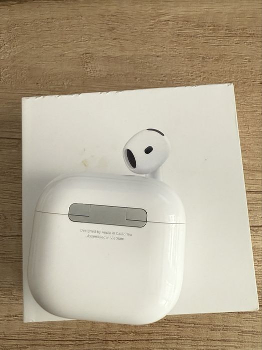 Apple AirPods 4 Gen Active Noise Cancellation