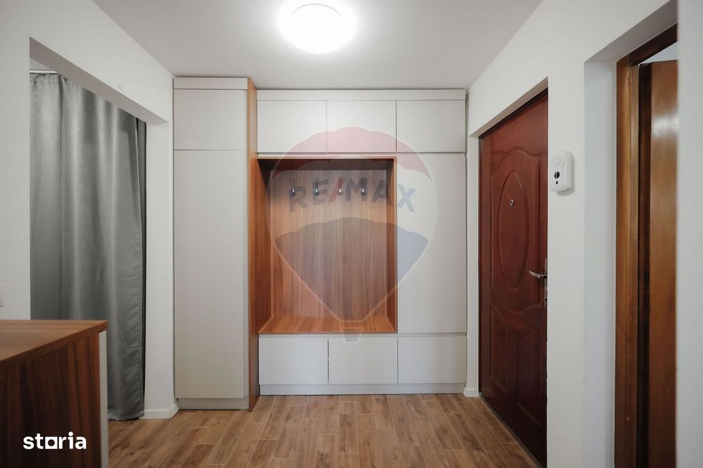 De vânzare apartament PB, 3 camere, Rogerius - RENOVAT COMPLET