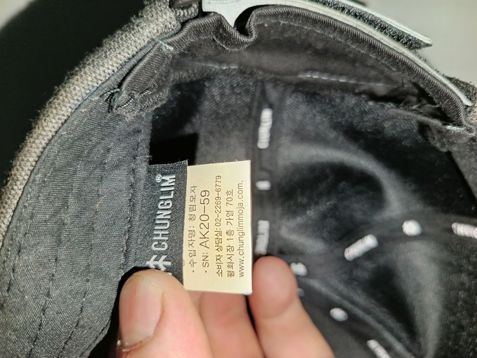 Продам.       кепки