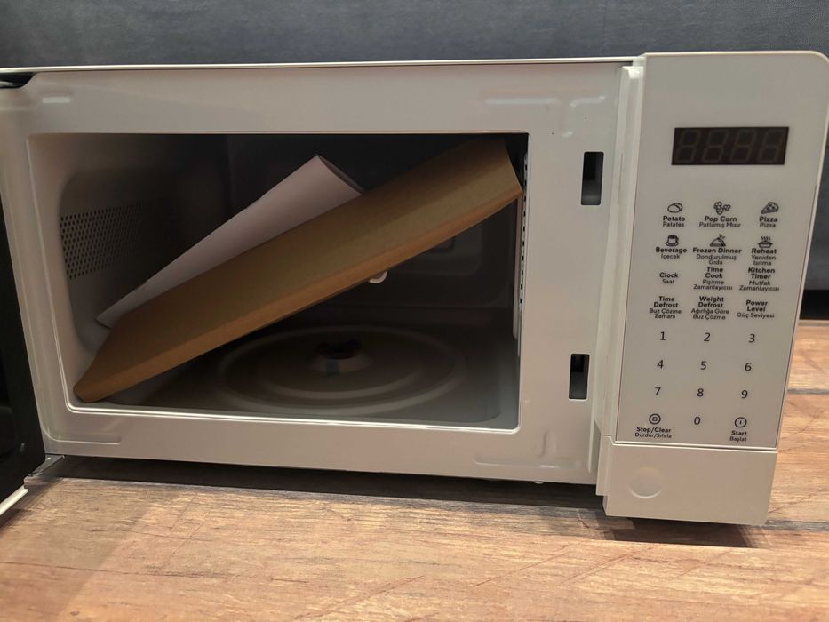 Микровълнова фурна KUMTEL | С дисплей