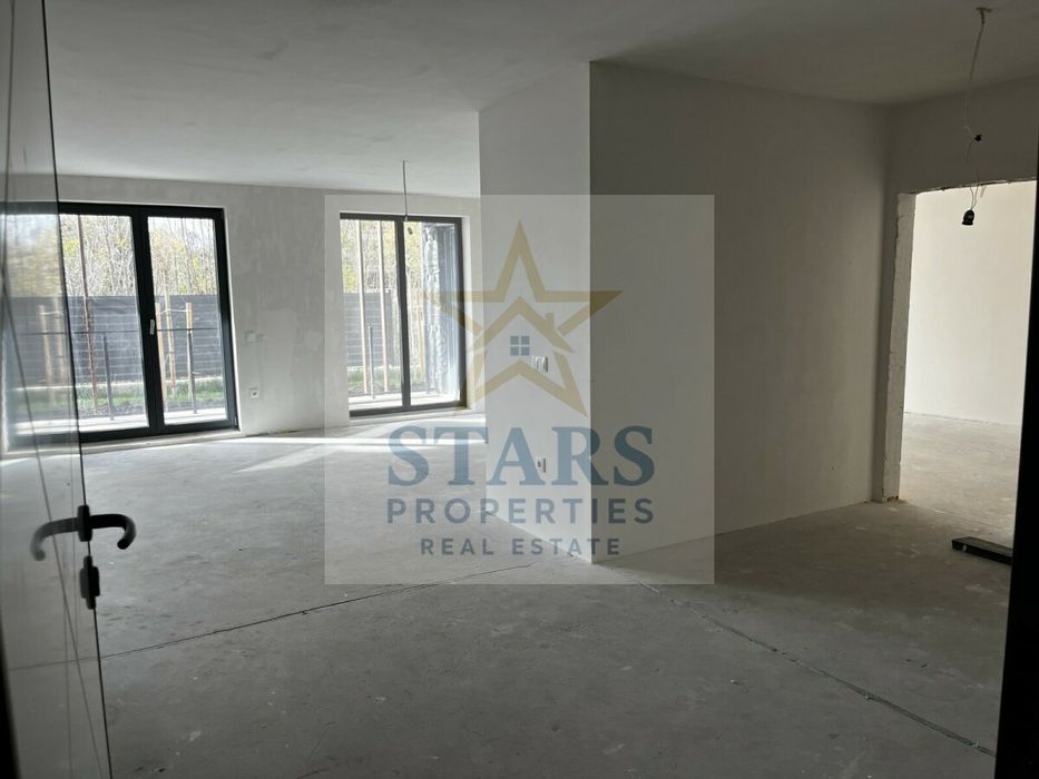 Продава се Тристаен апартамент в Варна, м-т Св. Никола - 159 кв.м за 1363 €/кв.м - Снимка #2