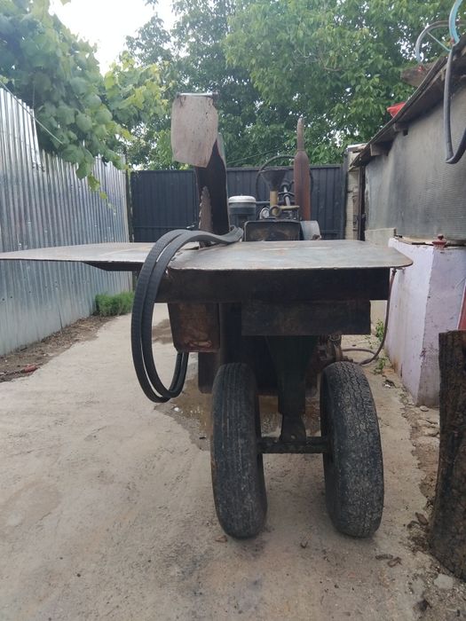 Motor de tăiat lemne