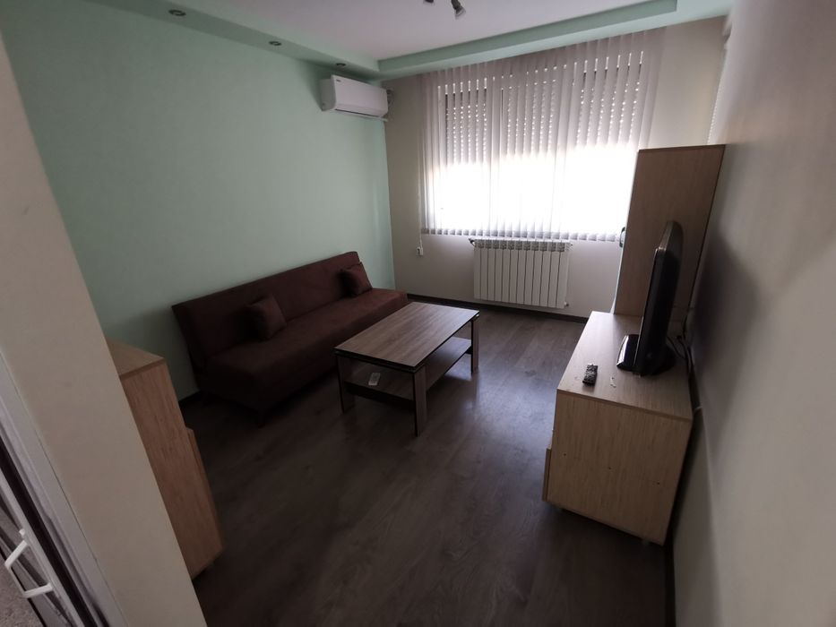 Дава се под наем Тристаен апартамент в Плевен, 9-ти квартал - 65 кв.м за 357 € - Снимка #6