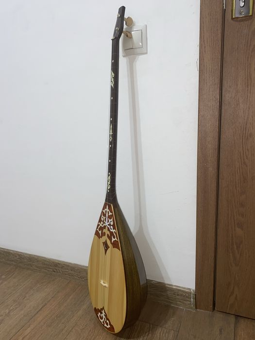 Домбыра сатылады