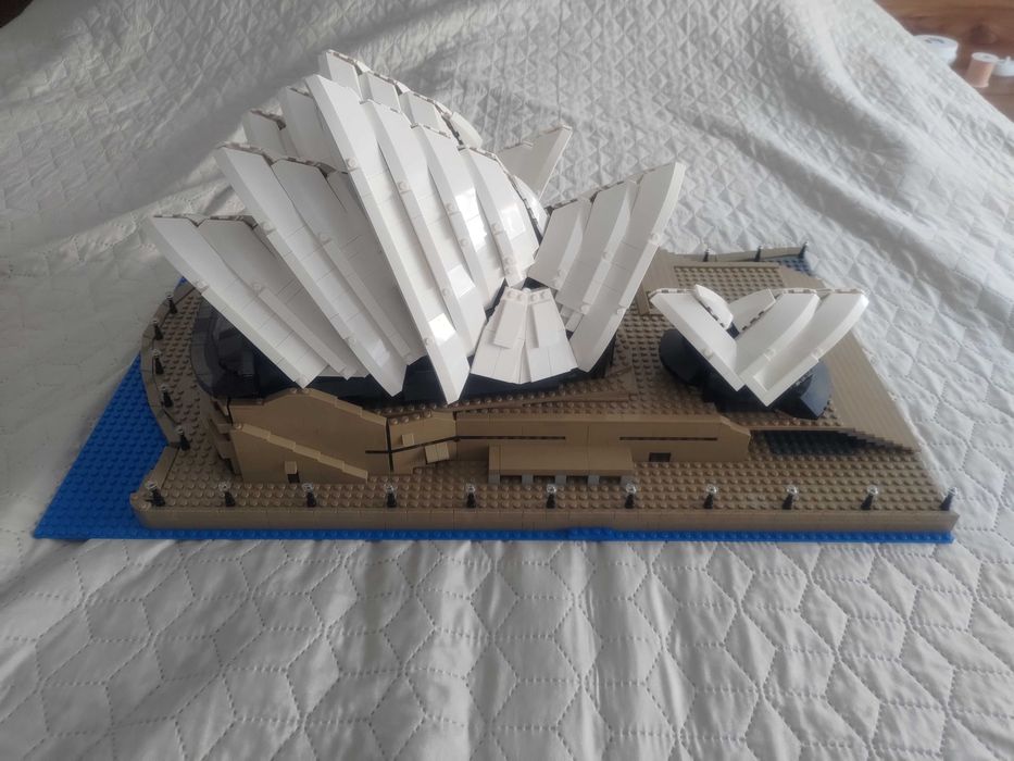 Lego 10234 Sydney Opera House; лего опера в Сидни