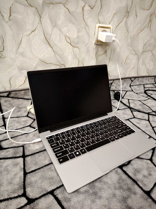 Продам Ультратонкий ноутбук HYDRA