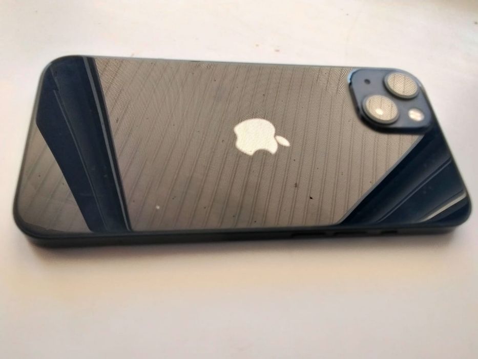Продам Iphone 13