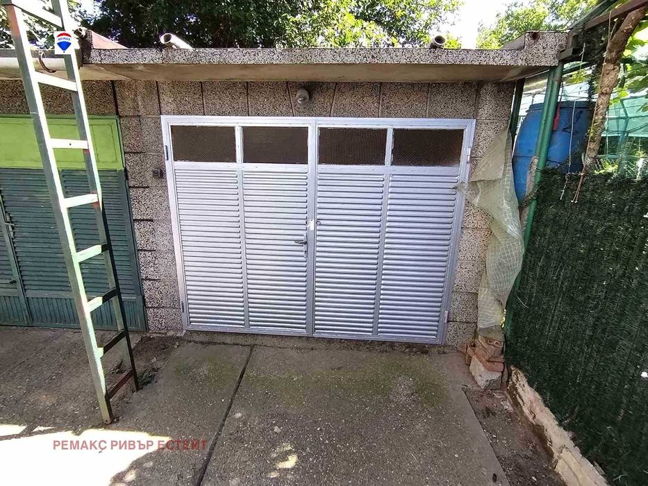 Масивен гараж за продажба кв. Дружба 1