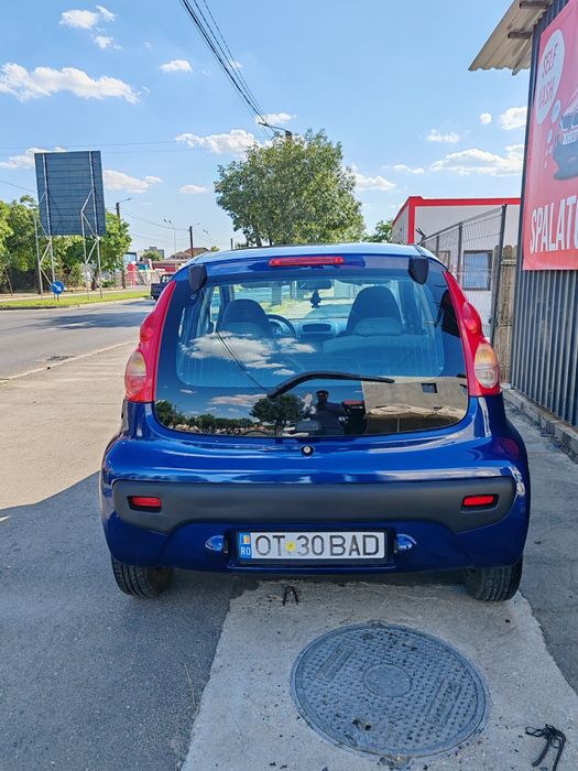 Vând Peugeot 107