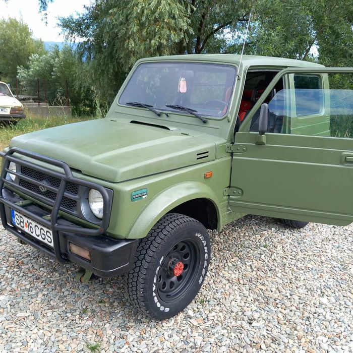 Vând Suzuki samurai