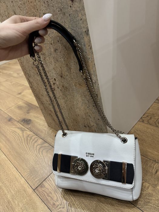 Дамски маркови чанти Michael Kors Guess