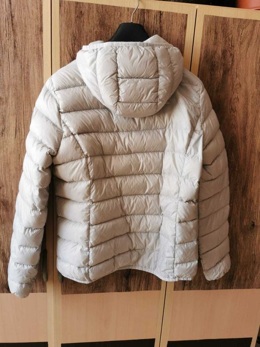 Дамско пухено яке с качулка