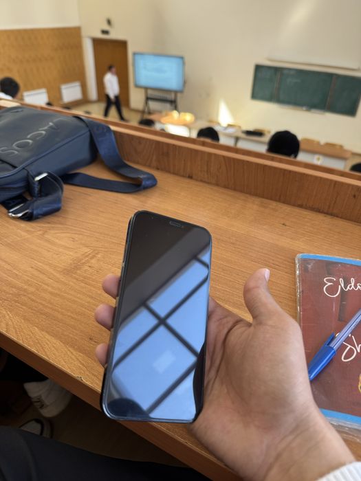 Iphone 12 pro 256gb sotiladi srochno