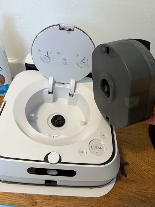 Combo Robot Aspirator iRobot Roomba i7 + mop Braava Jet m6