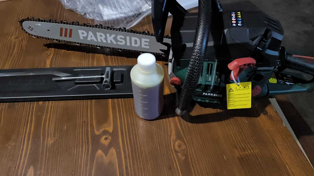 Fierăstrău cu lanț pe benzină  ( drujba noua  ) garanție 3