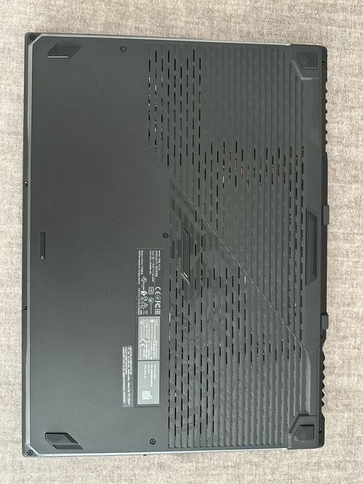 Laptop Gaming Asus ROG G712L 17”