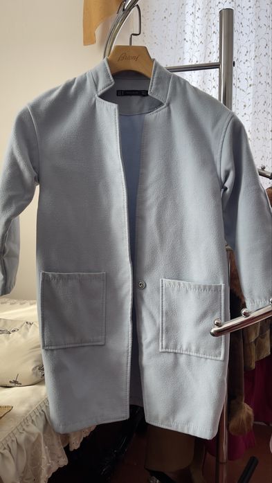 Пальто в бежевом цвете