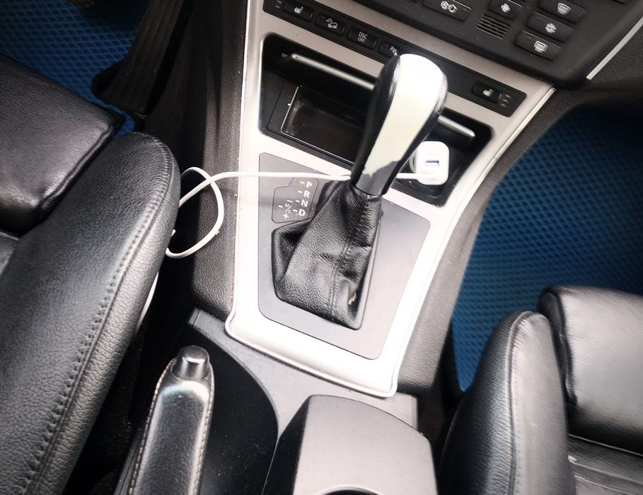 Vând BMW X3 an 2006.preț 4000 € neg.