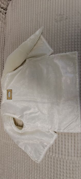 Vesta blanita, pentru fetite