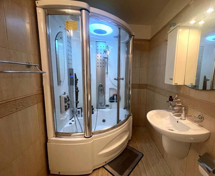 Продава се Тристаен апартамент в София, Манастирски ливади - 114 кв.м за 1566 €/кв.м - Снимка #11