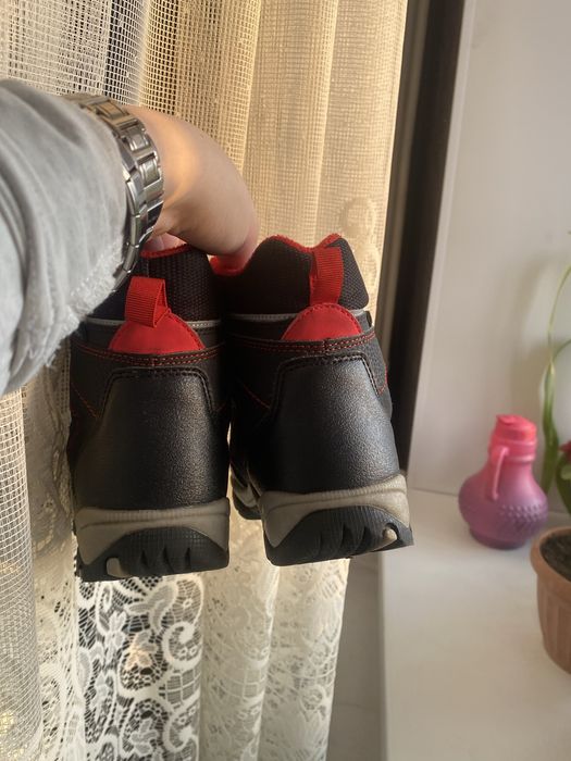 Продам зимнии ботинки на мальчика