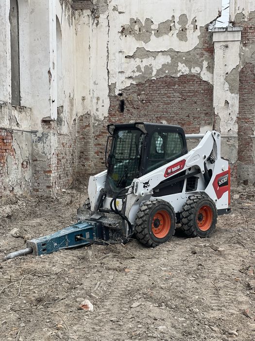 Inchirierez miniexcavator si bobcat