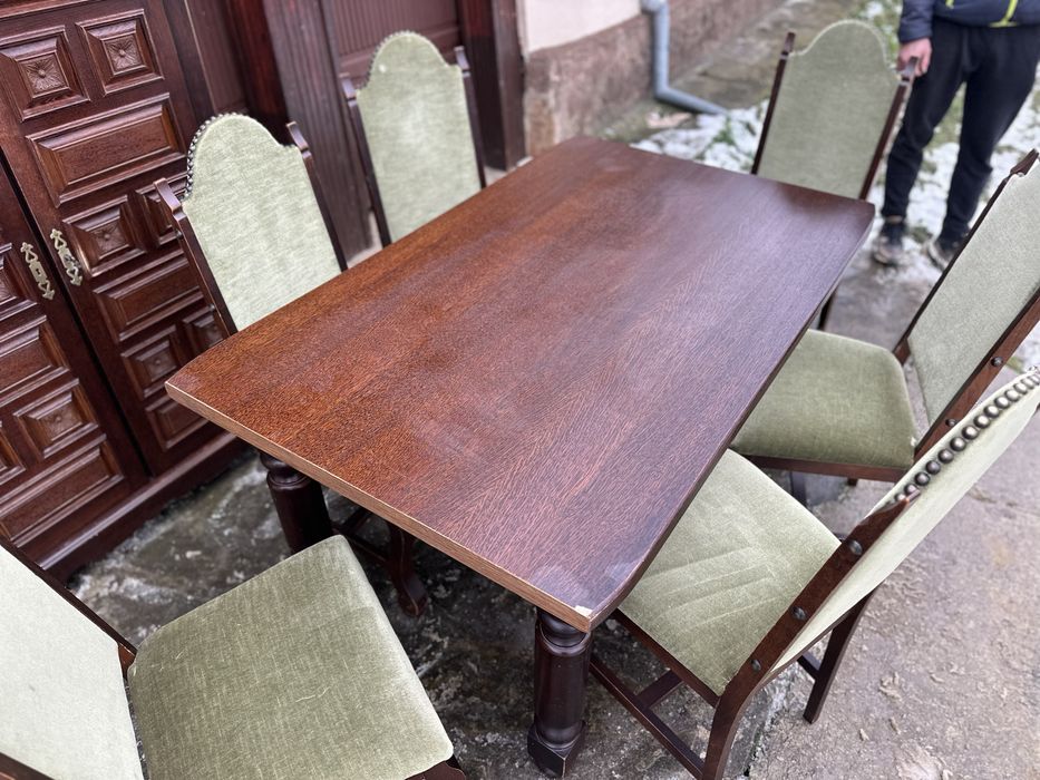 Трапезна маса с 6 стола – класически стил