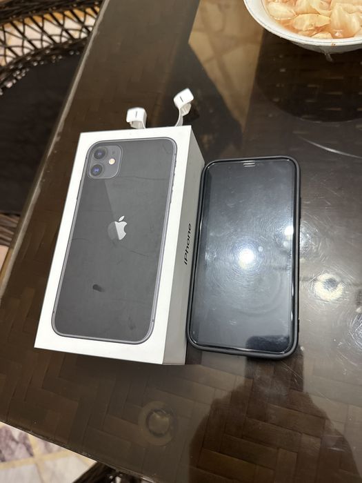 Iphone 11 64gb акб 72% коробка в комплекте