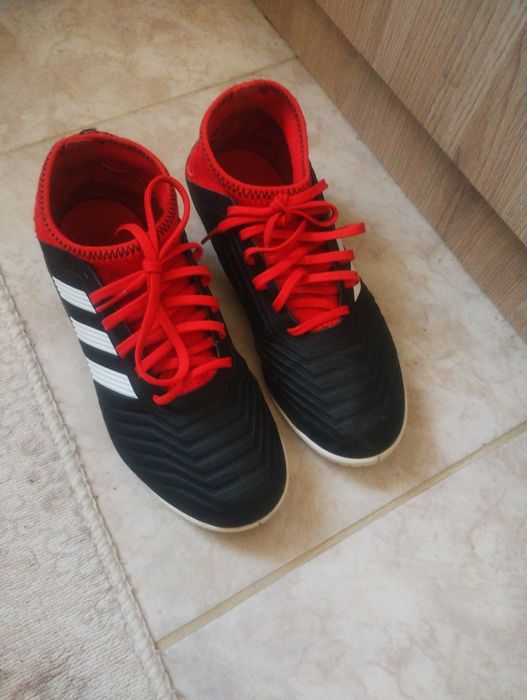 Футболни обувки !