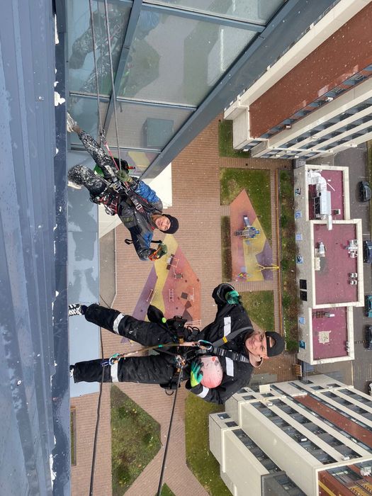 Альпинисты, высотники, верхолазы