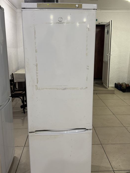 Холодильник INDESIT