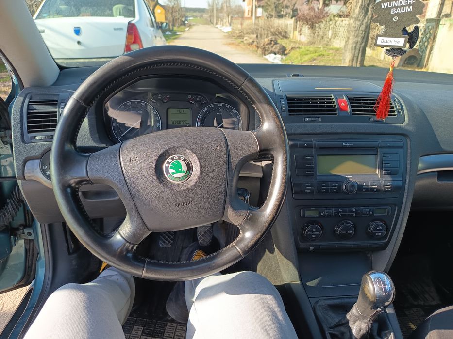 Skoda Octavia 2  .