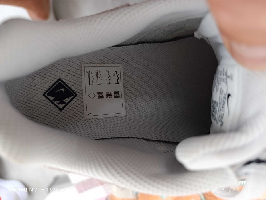 Nike Air Humara "оригинални маратонки 39 номер