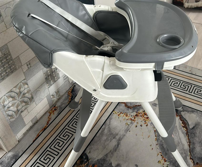 Продам детский стол для кормления.