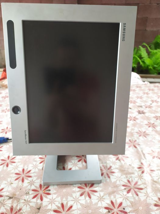 Монитор Самсунг поворотный