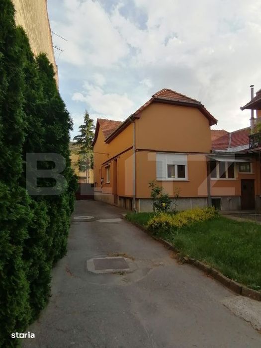 Casa de vanzare, 241.20 mp, zona Centrala