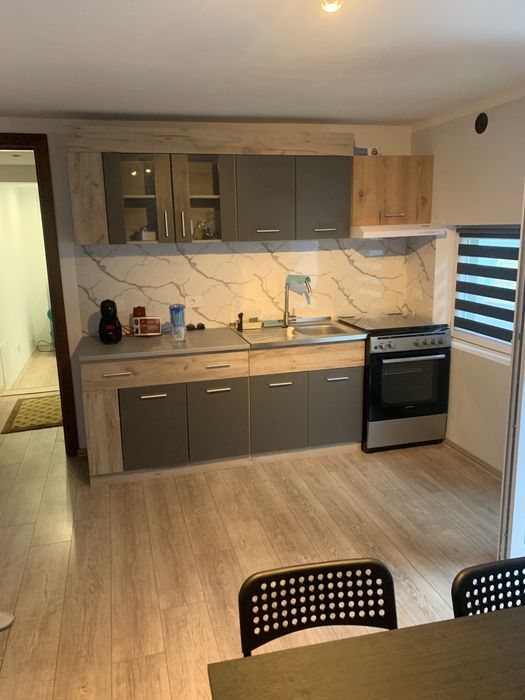 Privat inchiriez casa