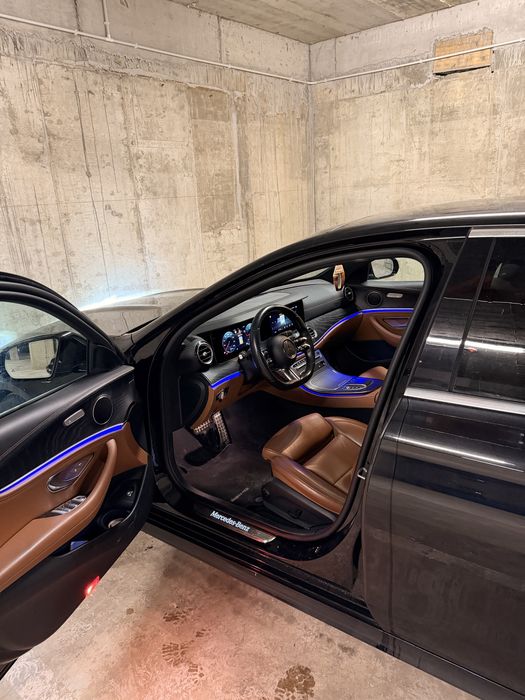 Mercedes - Benz E220d AMG panoramic