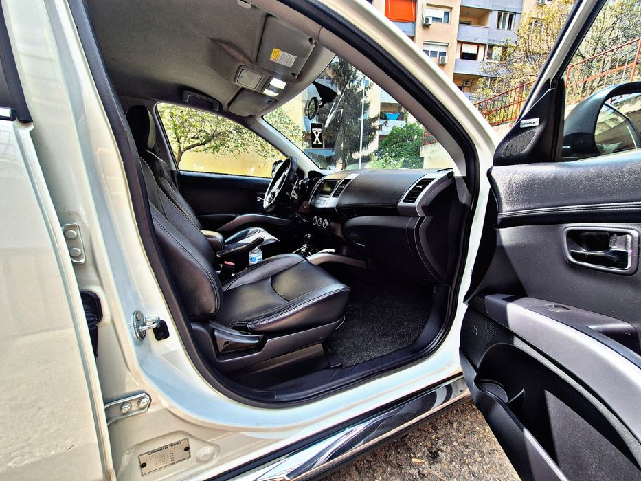 Citroen C-Crosser 2.2 Hdi Automatic 4x4 7 местен