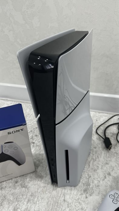 Продам Пс 5 слим с дисководом 2 джойстика