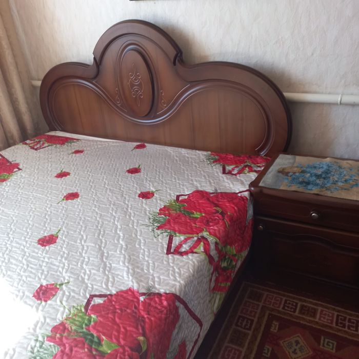 Продам спальный гарнитур