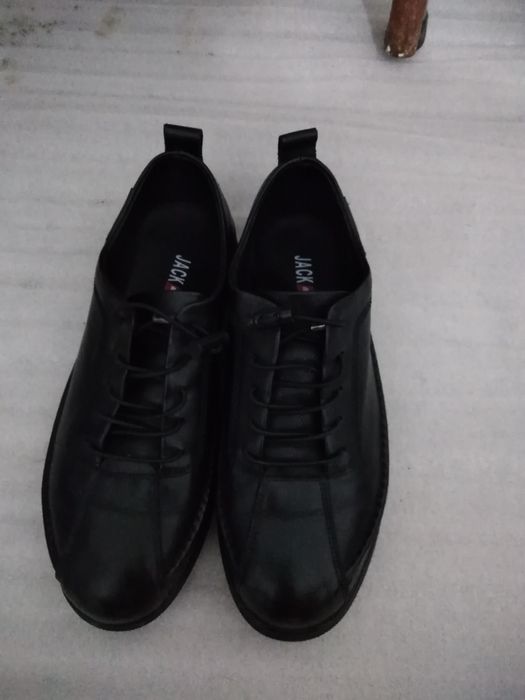 Натуральные кожаные туфли на подростка 38 размер