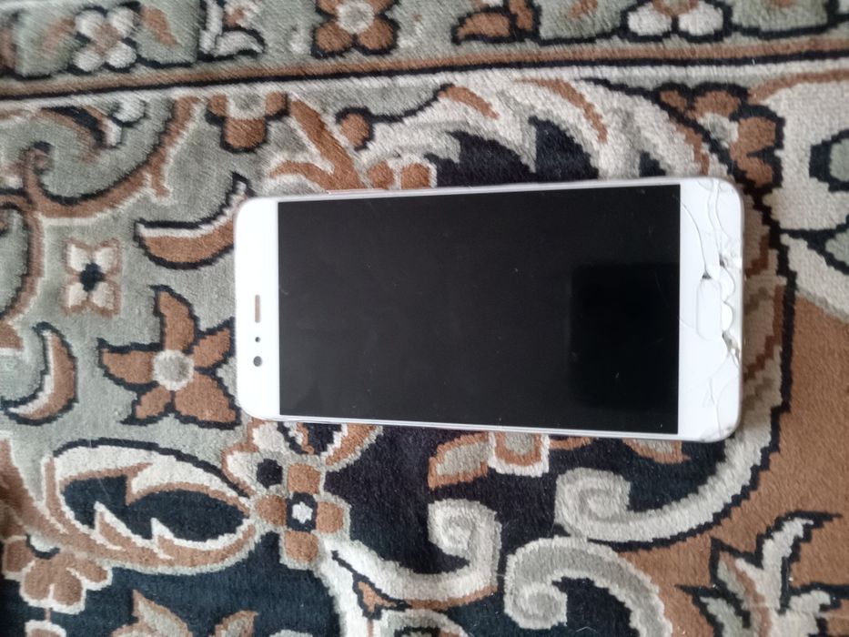 Продам телефон Huawei P10 4/32GB