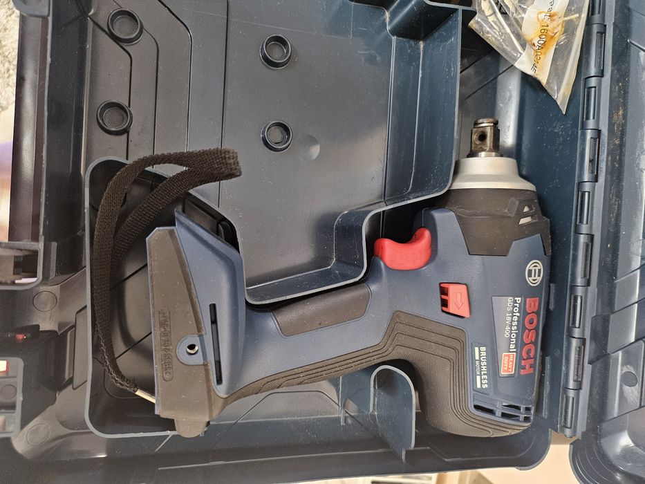 Гайковерт Bosh GDS 18V-400