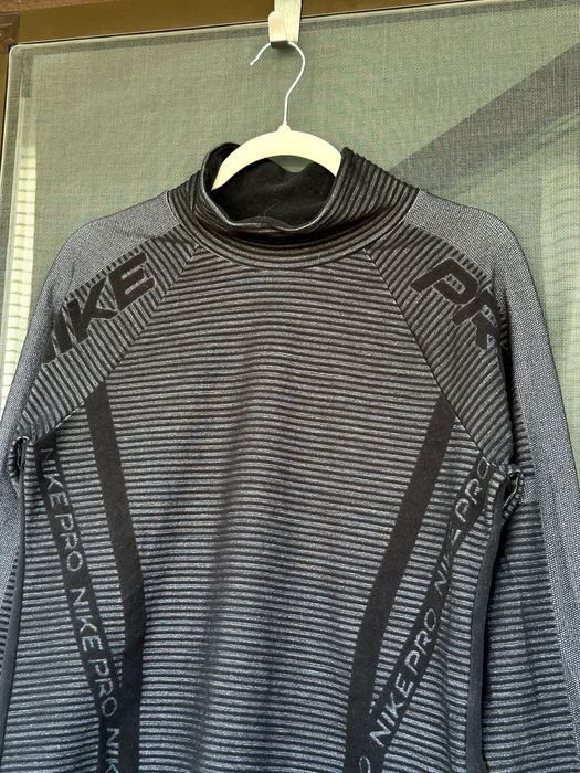 Дамска блуза Nike Pro (HyperWarm) - размер М, Отлично състояние