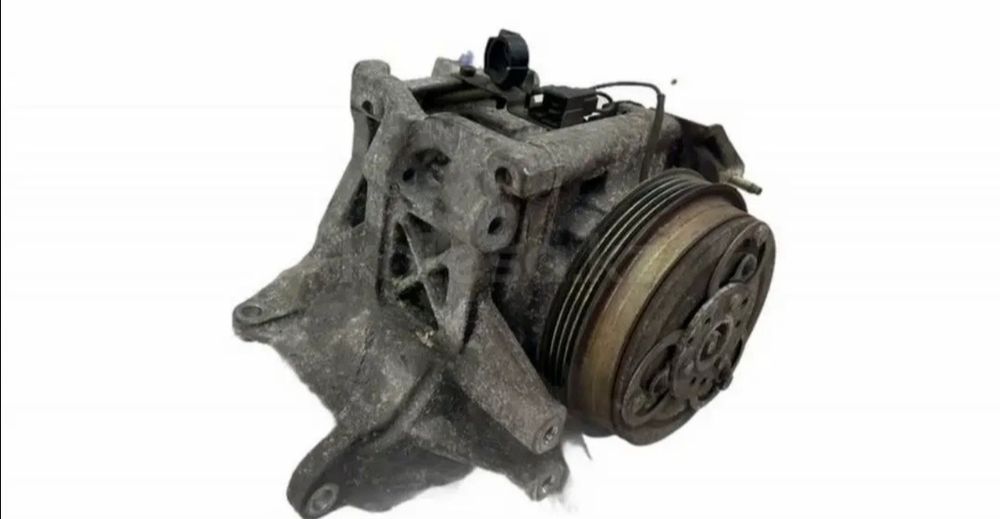 Компрессор кондиционера Subaru Forester SF5 EJ205 Марка: S