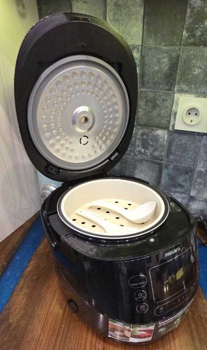 Мултикукър Philips с аксесоари, отлично състояние
